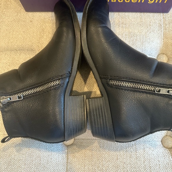 Madden Girl Shoes - Madden Girl Boleroo Black Ankle Boots size 8.5